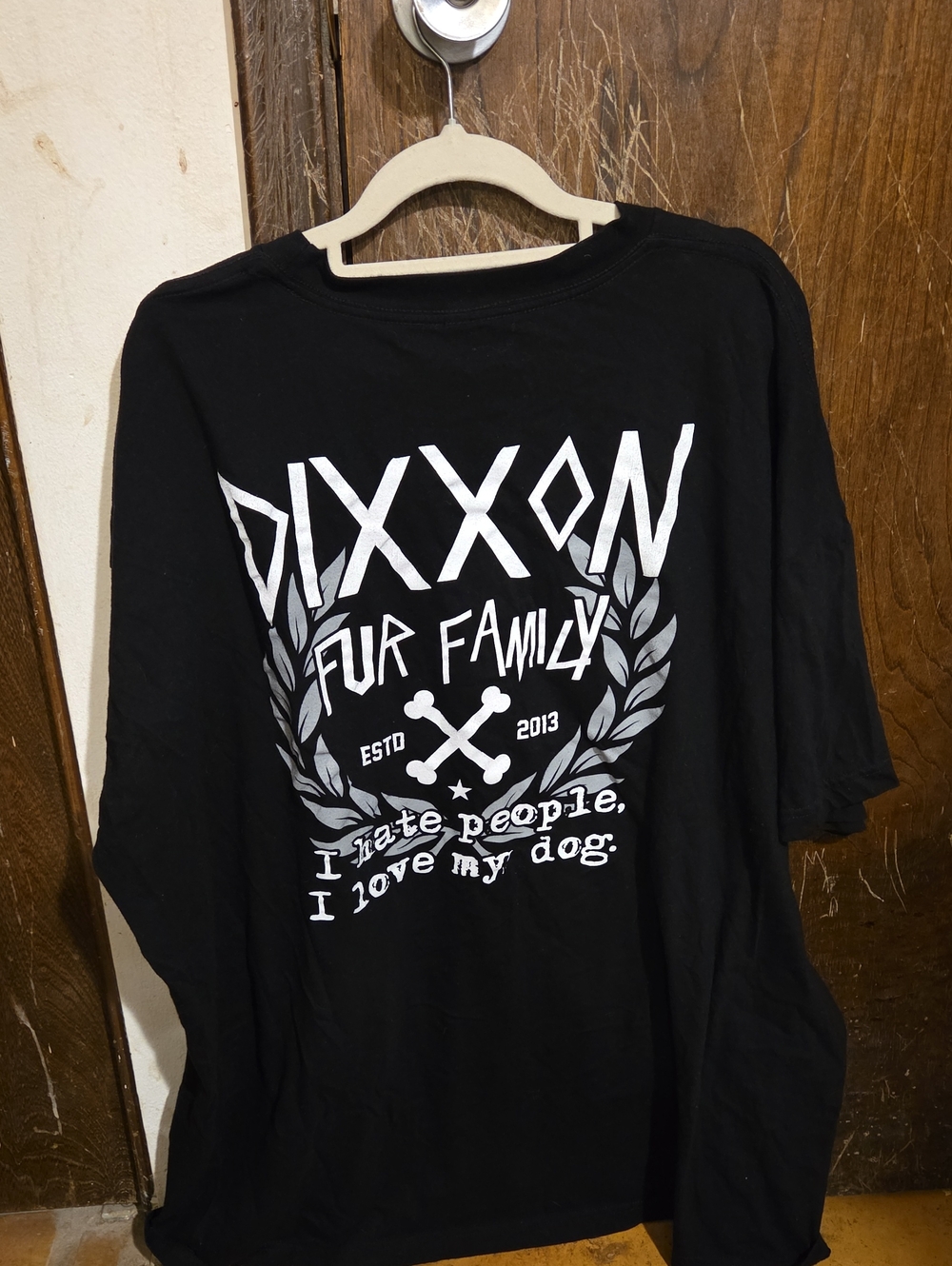 DIXXON Black Short-Sleeve 'Fur Family' Graphic Tee 3XL